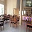 Almena Hotel