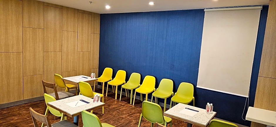 Holiday Inn Express Ahmedabad Prahlad Nagar By IHG