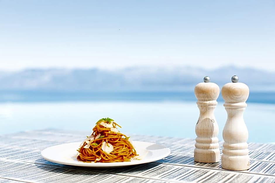 WHITE DONKEY BOUTIQUE Hotel