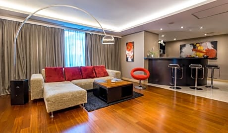 BKM Executive Suite