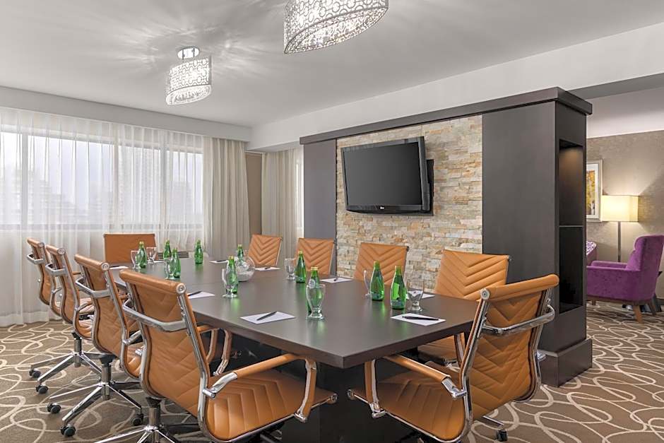 Crowne Plaza Kitchener-Waterloo By IHG