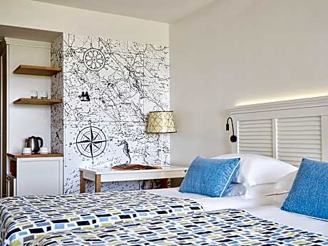 Double/twin room sea view with balcony