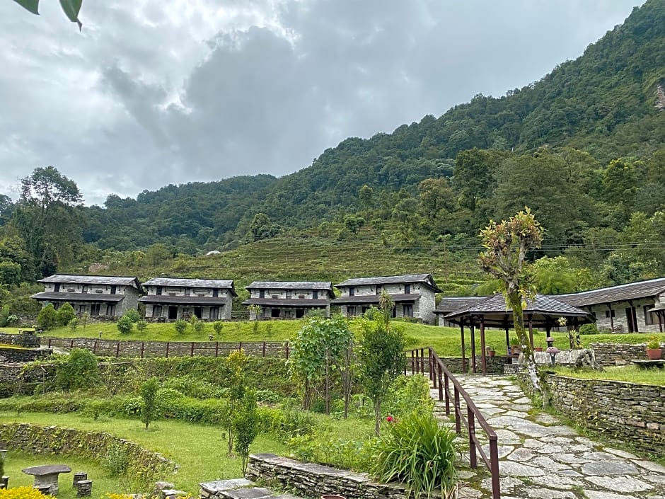 Mountain Lodges of Nepal, Tomijong