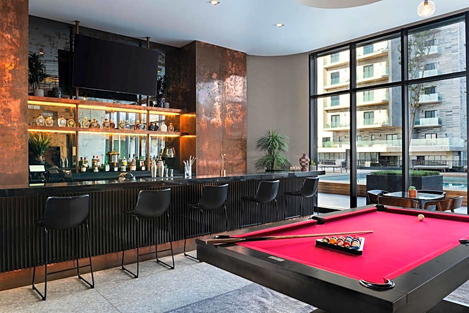 VETTA, DISTRITO UNO, AUTOGRAPH COLLECTION