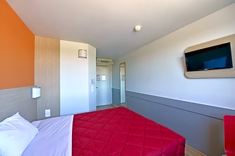 1 Double Bed - Essentiel Plus Room