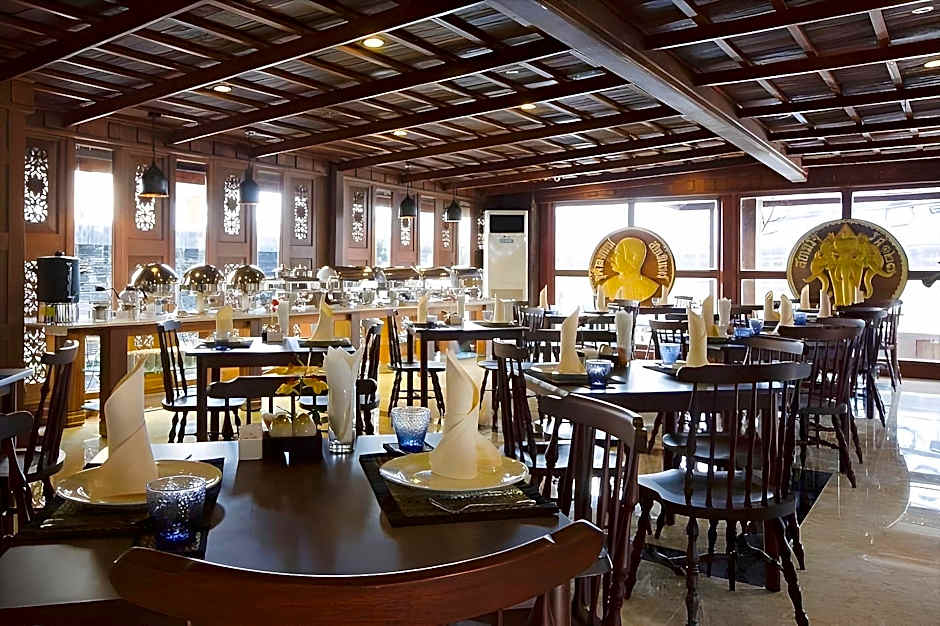 True Siam Rangnam Hotel