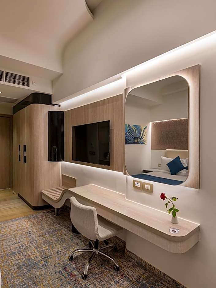 Crowne Plaza Alexandria Mirage by IHG