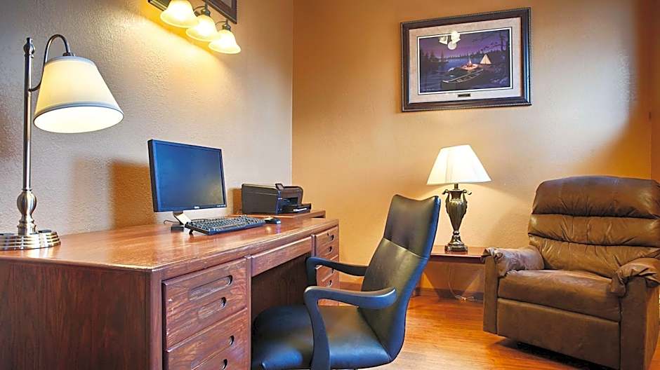 Best Western The Hotel Chequamegon