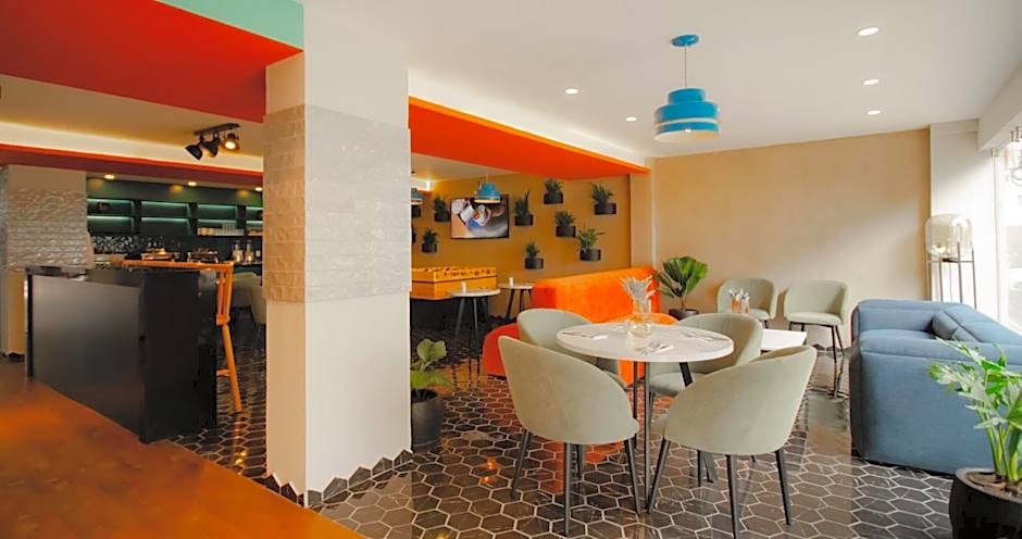 Vista Express Guadalajara Expo SureStay Collection by BW