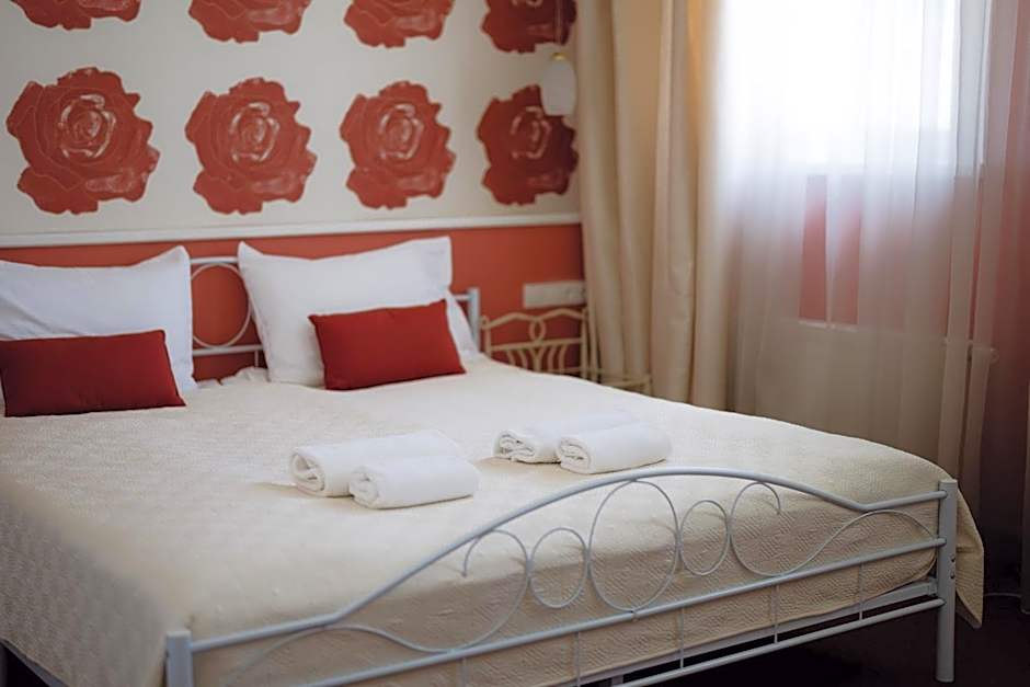 Moon Garden Old Town Hotel