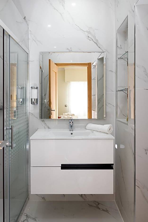 Sunny, The House - AL