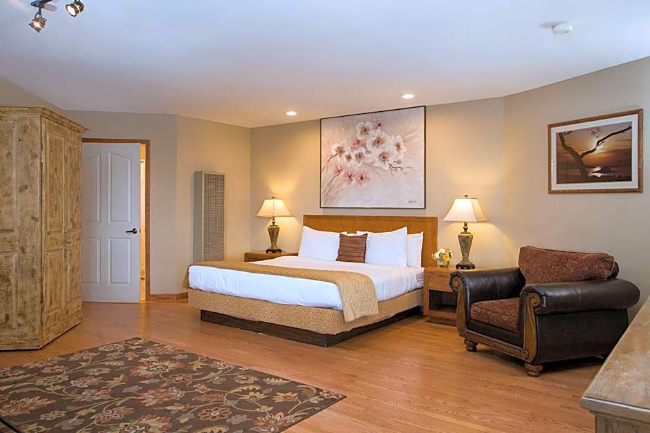 Photo 1 of 8 of Studio 1 King Bed