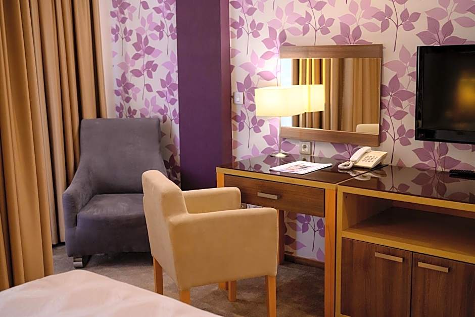 Hotel Tami Residence