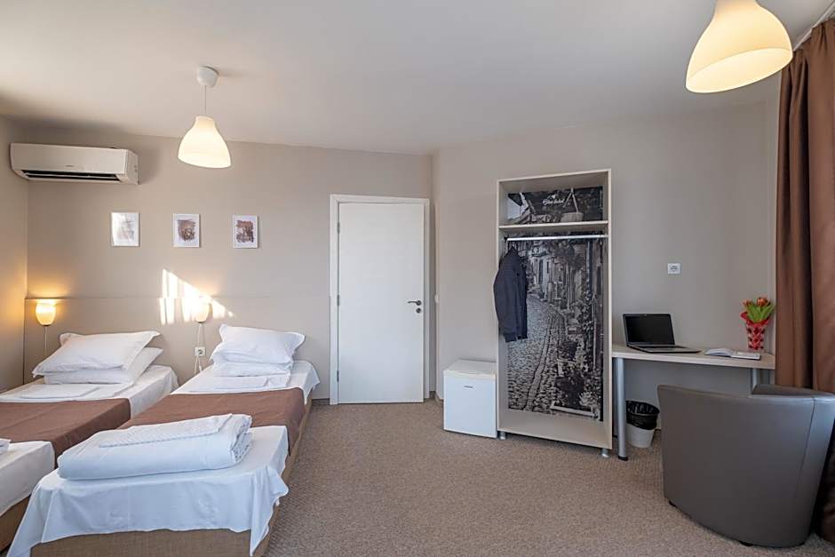 Blue Label Apart House