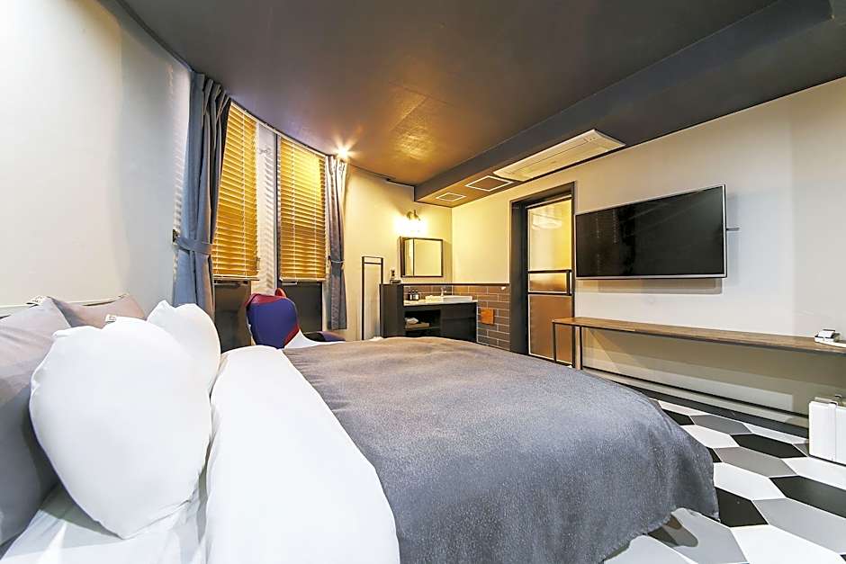 Changwon Brown-dot Hotel Myeongseo