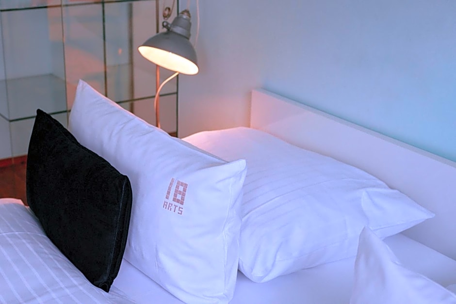 18Arts Hotel