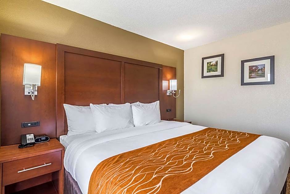 Comfort Inn & Suites Dayton North