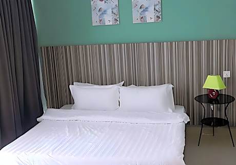Standard suite family 2 bedroom city view balcony - Non-Smoking