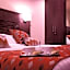 Bidwood Suite Hotel, Opposite Sarit Centre