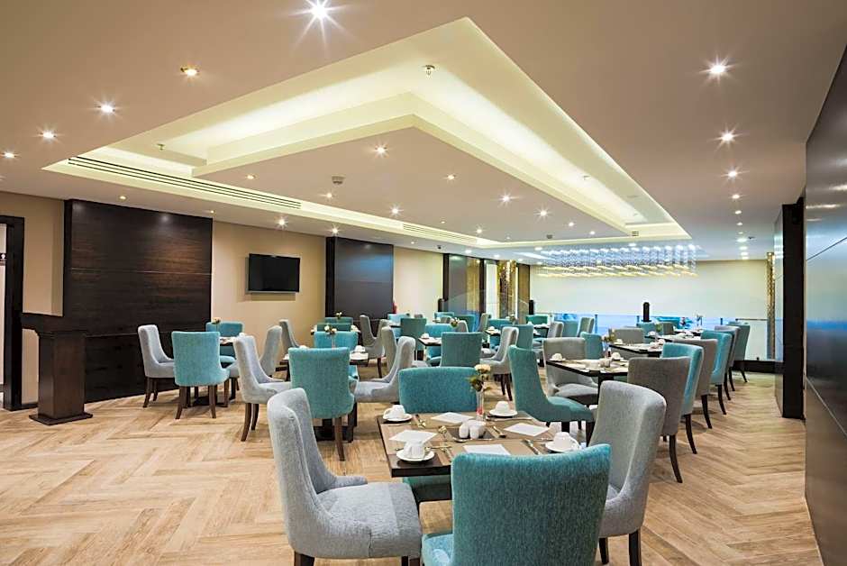 Naviti Warwick Dammam