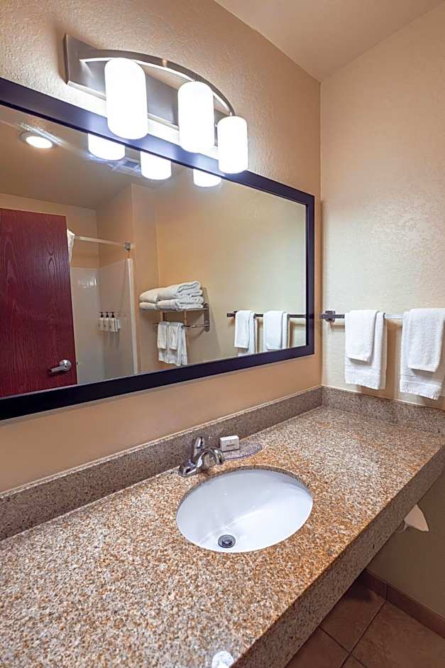 Cobblestone Inn & Suites - Big Lake