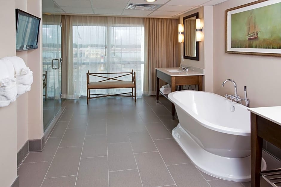Crowne Plaza Charleston, an IHG Hotel