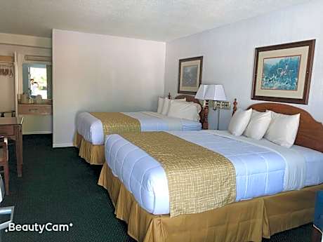 Queen Room with Two Queen Beds - Non-Smoking