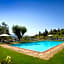 Castello di Cafaggio Suites