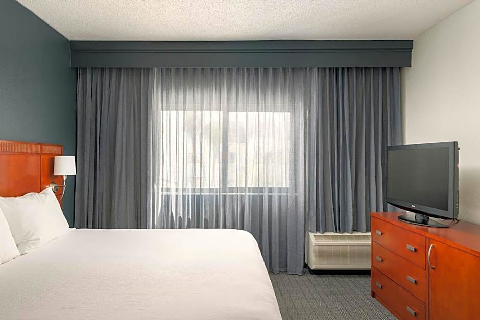 Courtyard by Marriott Melbourne West