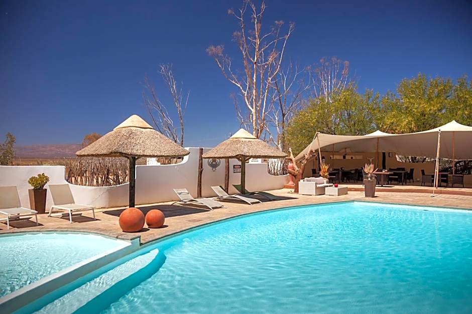 Inverdoorn Game Reserve Lodge