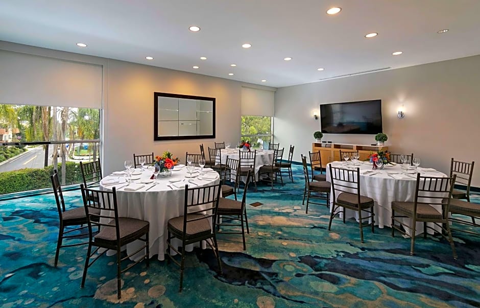 The Belamar Hotel Manhattan Beach, Tapestry Collection by Hilton