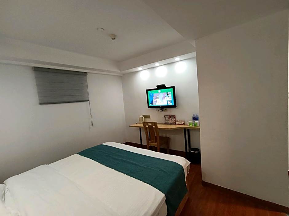 GreenTree Inn Changshu Zhaoshangcheng Express Hotel