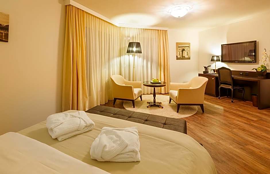 Business Hotel First