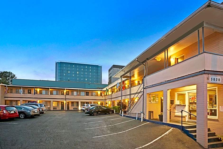 Travelodge by Wyndham Everett City Center