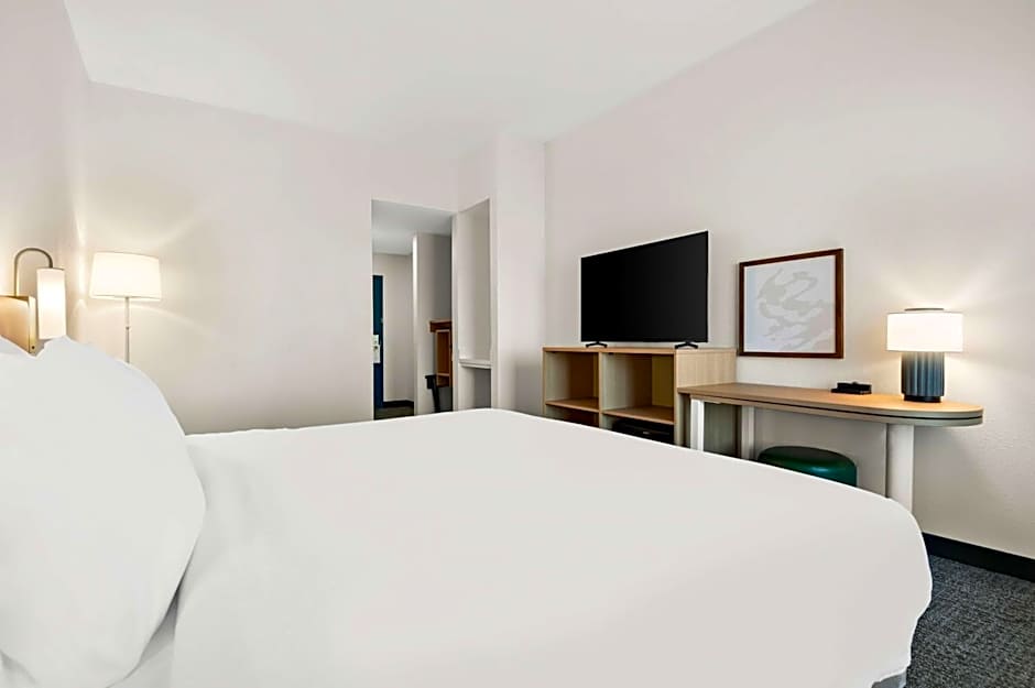 Spark by Hilton Lancaster Dutch Country