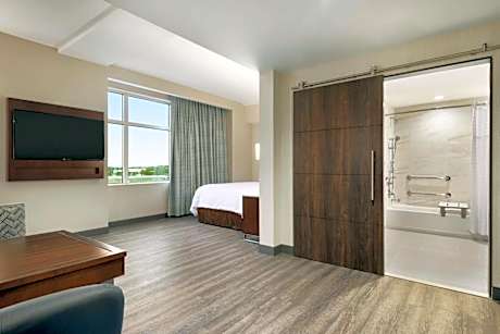 King Studio Suite - Mobility Access