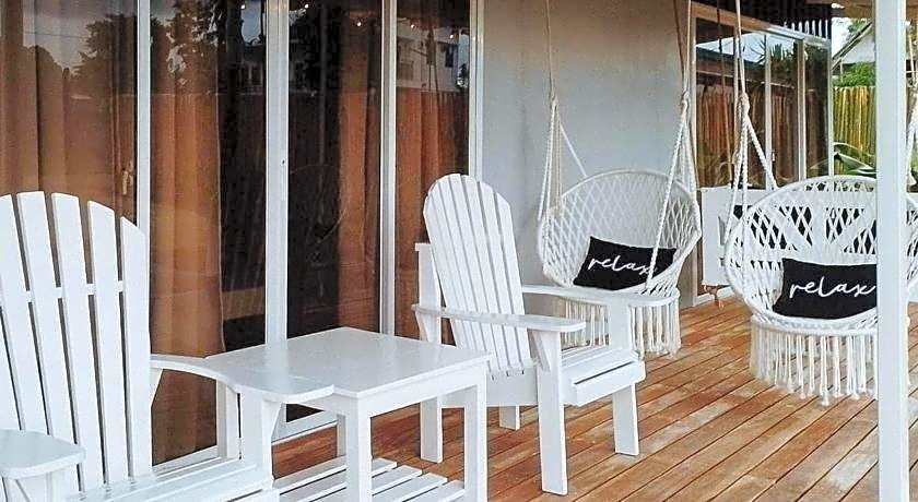 Angels Bed and Breakfast Sipalay City by RedDoorz