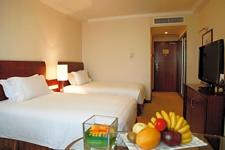 Business Suite with Two Beds