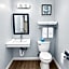Royal Gateway Motel by OYO