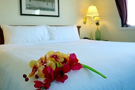 Nomad Hotel & Suites