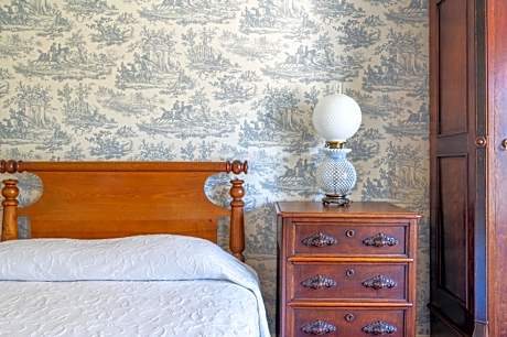 Queen Room with Inland View