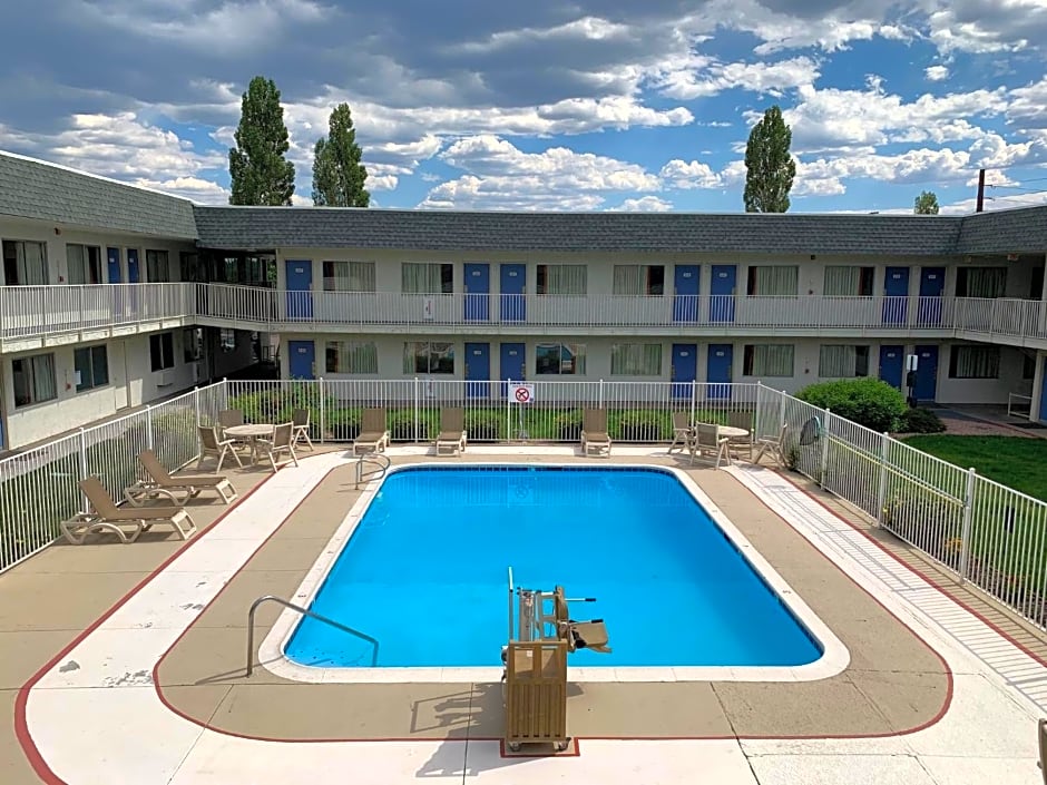 Motel 6-Flagstaff, AZ - Butler