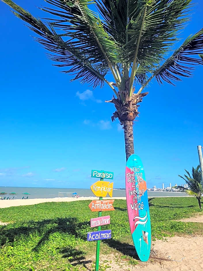 Belo flat na praia do Bessa