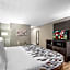 Red Roof Inn & Suites Sulphur Springs