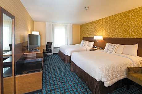 Queen Room with Two Queen Beds - Hearing Accessible