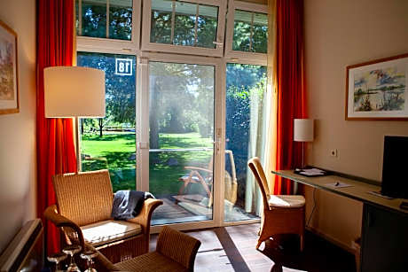 Single Room - Hotel by the lake