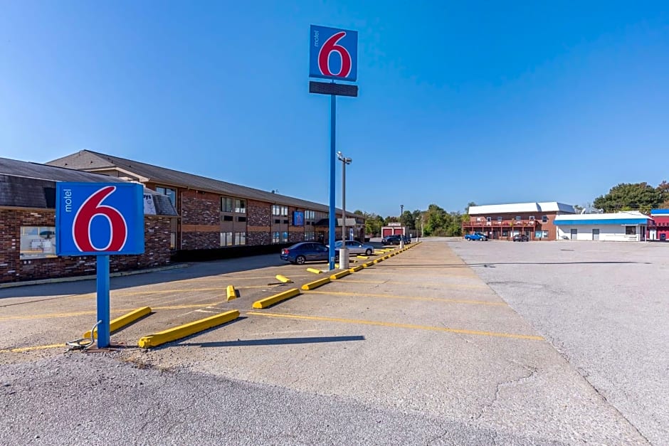 Motel 6-Troy, IL