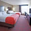 Holiday Inn Express & Suites Bloomington West