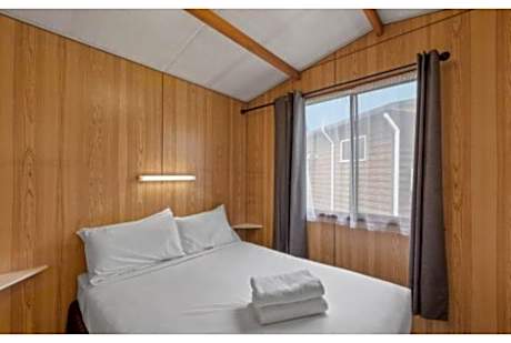 Economy Cabin - Sleeps 4