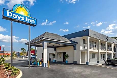 Days Inn by Wyndham Goose Creek